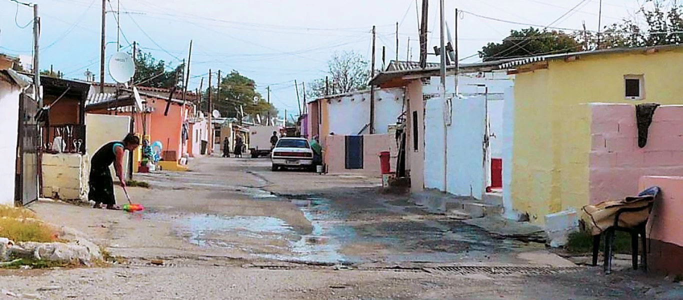 Απαγόρευση κυκλοφορίας: Τι συμβαίνει με ειδικές ομάδες πληθυσμού Τσιγγάνων, τοξικοεξαρτημένων και αστέγων;